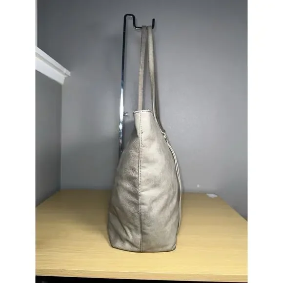 Hobo International Large Kingston Champagne Metallic Leather Tote Bag - Picture 8 of 16